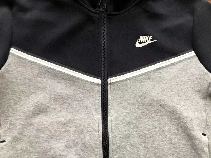 Nike Tech Fleece Preta e Cinza